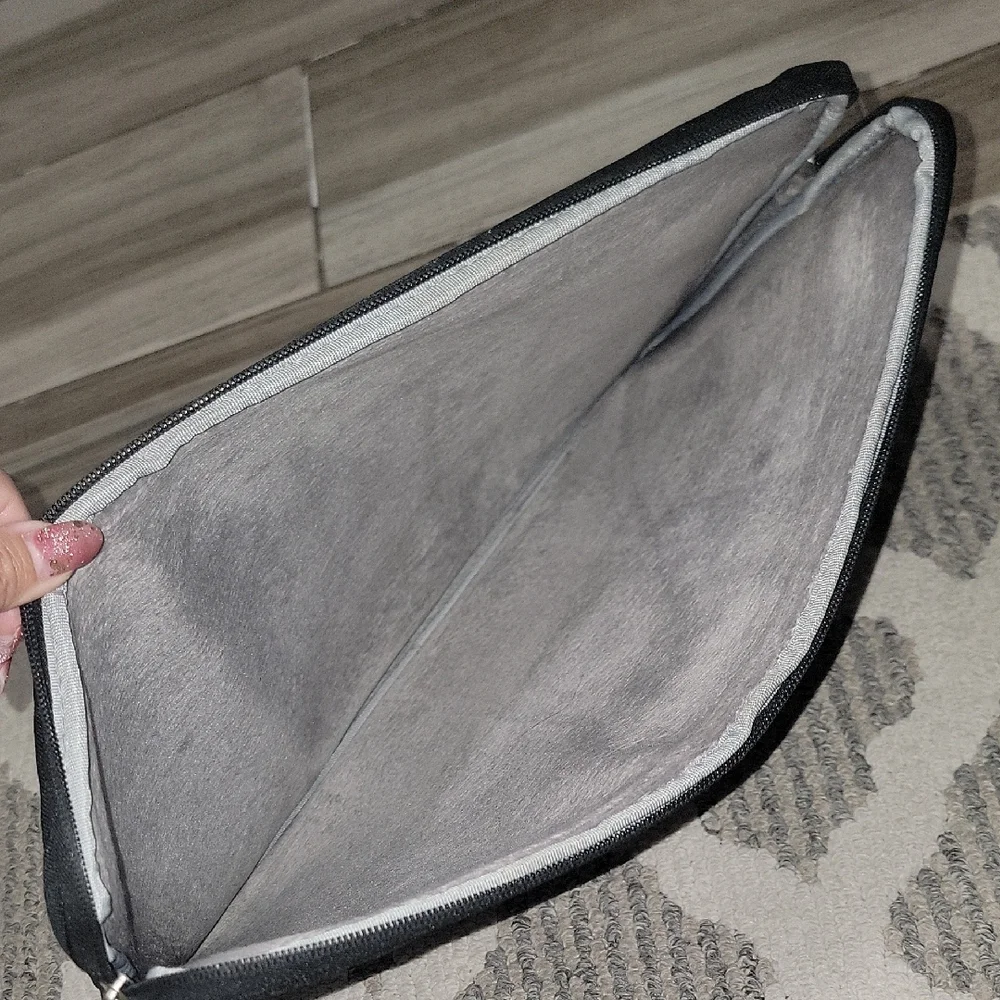 Like New Hseok Black Laptop Sleeve For 15 Inches Laptops W/ Front Pocket